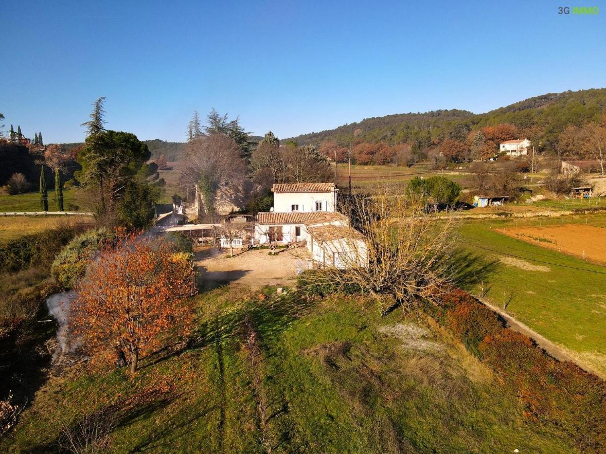 Au Nid De Mes Anges Bed & Breakfast Entrecasteaux Dış mekan fotoğraf