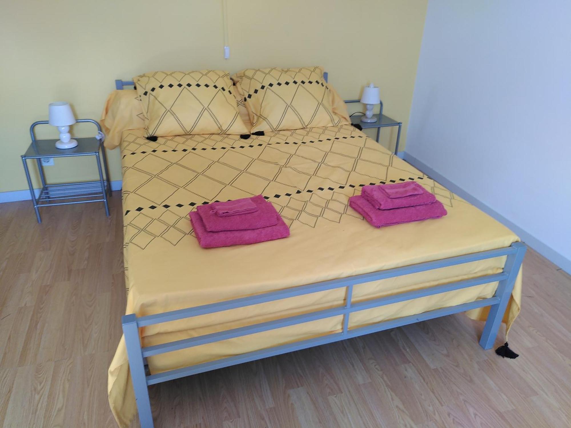 Au Nid De Mes Anges Bed & Breakfast Entrecasteaux Dış mekan fotoğraf